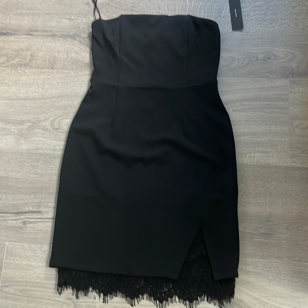 Lulu’s black strapless never been worn with tags dress size medium